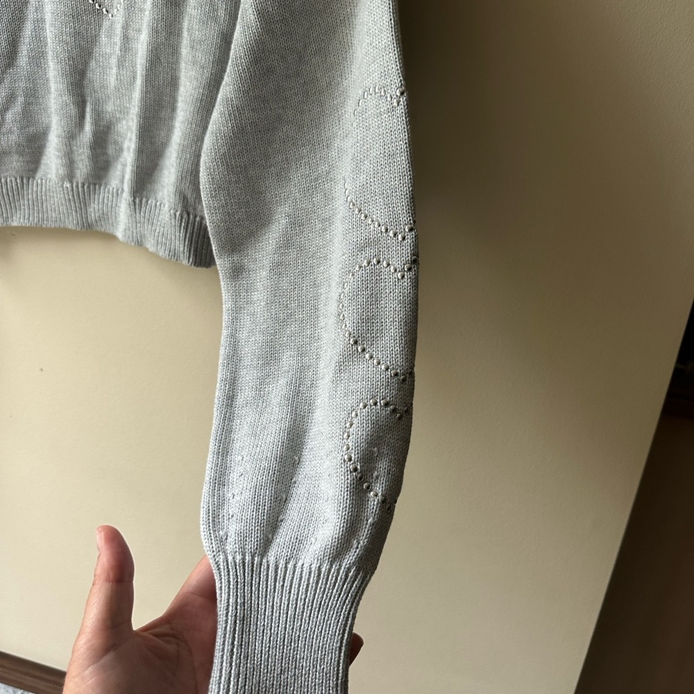 NYC Light Gray Sweater with Heart Design - Picture 5 of 11